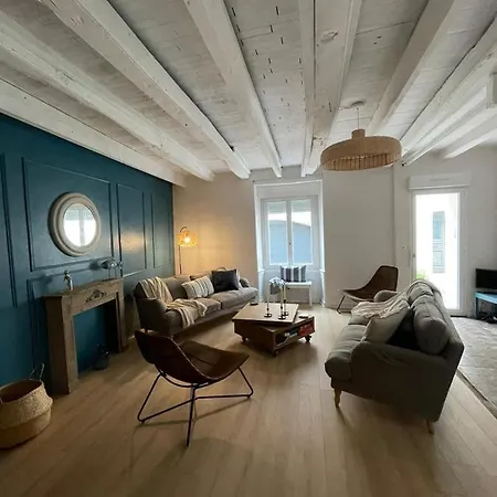 Charmante Maison De Ville Avec Patio Prázdninový dům *