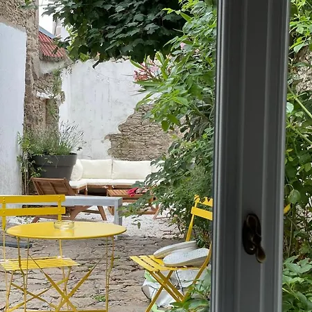 Charmante Maison De Ville Avec Patio * Pornic
