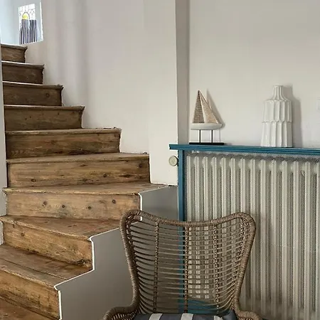 Charmante Maison De Ville Avec Patio Prázdninový dům *